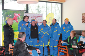 Skischulchef Peter Grubelnik präsentiert sein Team