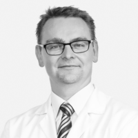 Priv. Doz. Dr. Markus Hutterer, Oberarzt für Neurologie, stv. Ärztlicher Direktor BHB Linz Leiter der Arbeitsgruppe Neuro-Onkologie und Neuropalliative Care Abteilung für Neurologie mit Stroke Unit und Akutgeriatrie Konventhospital der Barmherzigen Brüder Linz